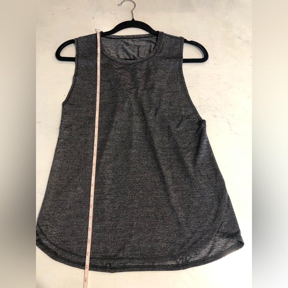 Lululemon racer back tank top, silvery grey colour with ruffle detail - size 6 - Picture 4 of 6